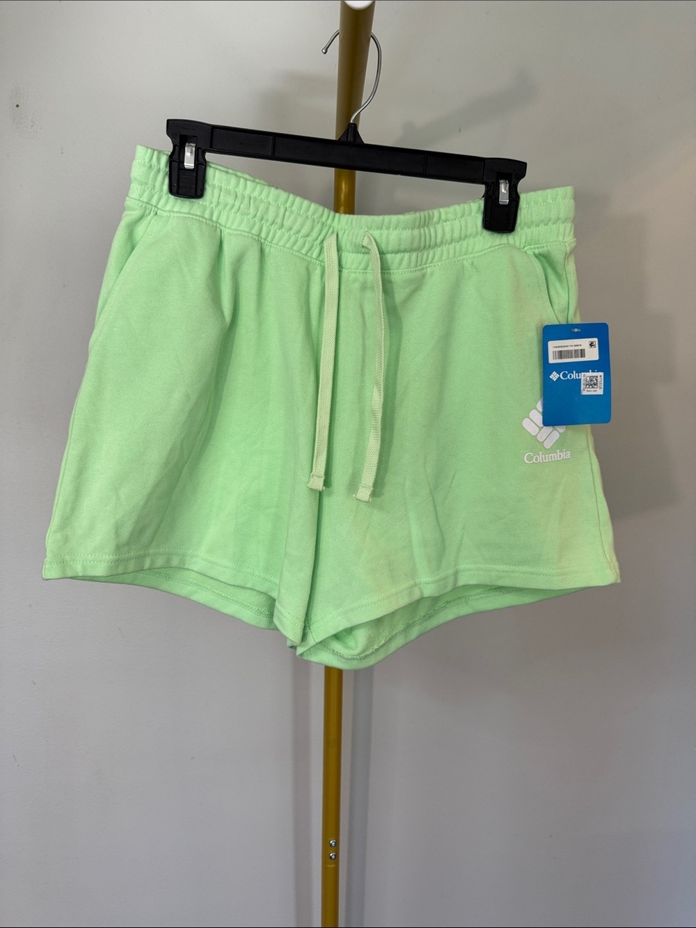 Columbia Light Green Drawstring Women's Athletic Shorts NWT M